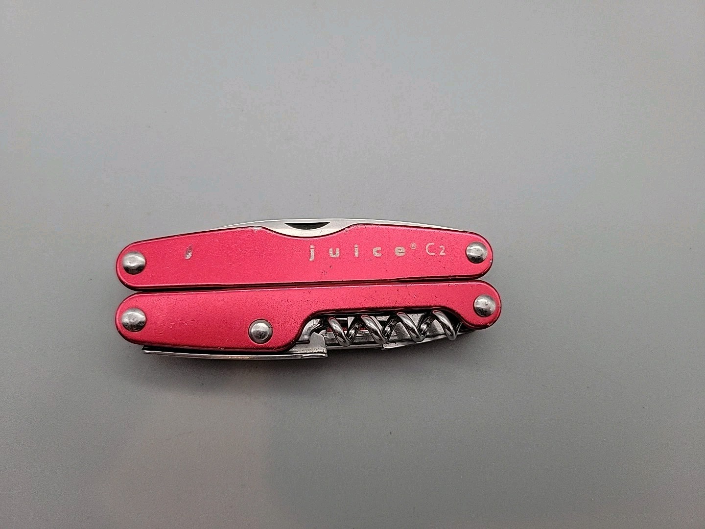 Leatherman JUICE C2 Multitool – Dated 0508 – Red – Knife, Pliers *Retired*
