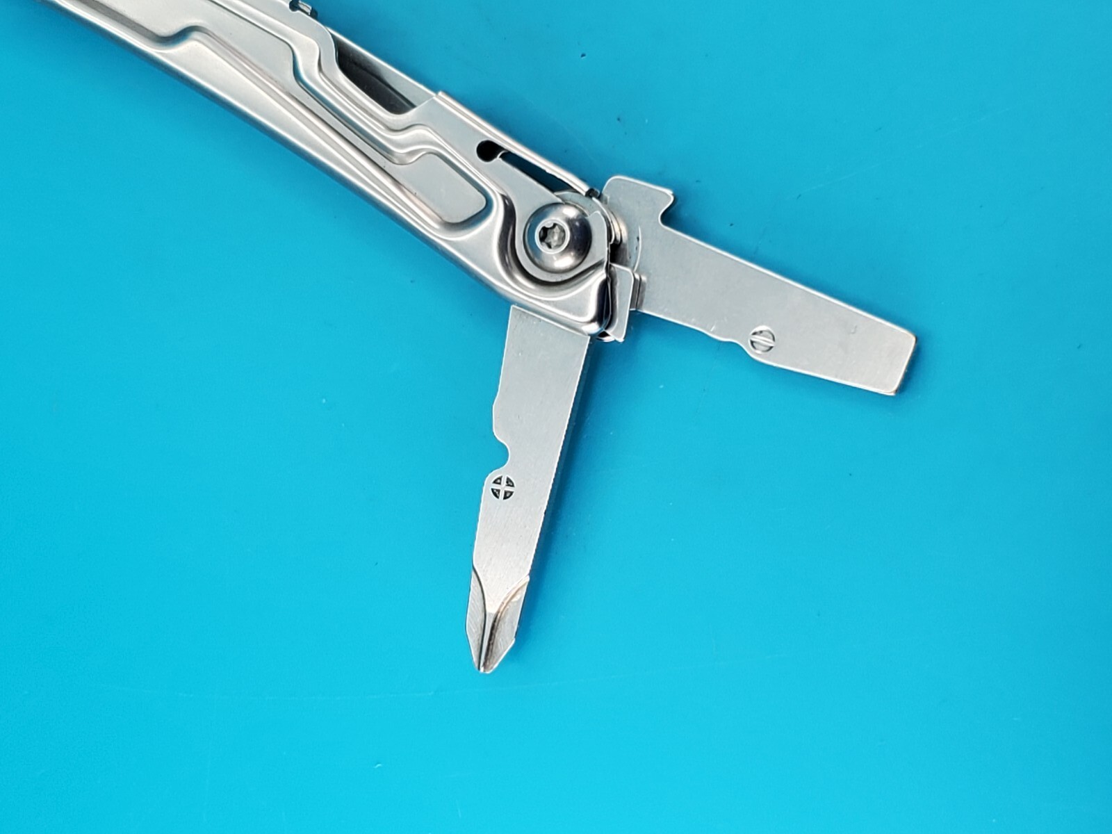 Leatherman Rev 3.8″ Multi-Tool, Stainless! EXCELLENT!