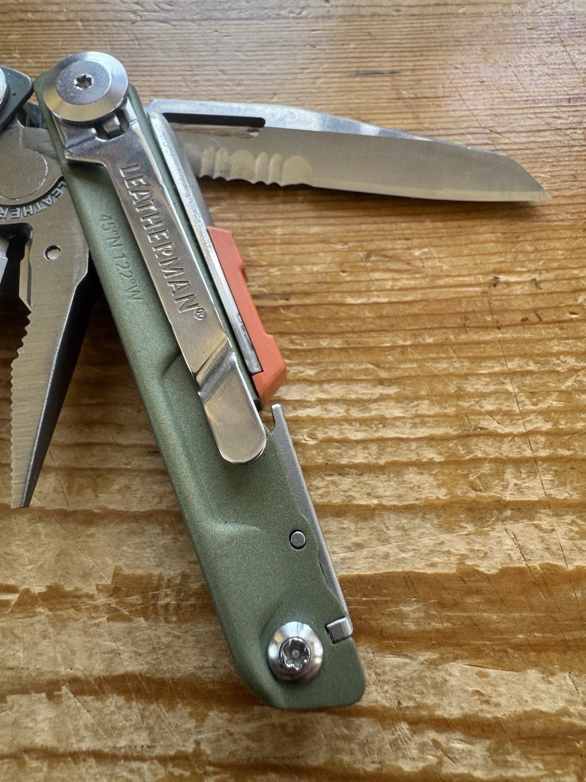 Leatherman Signal Multi-Tool Thunderscape – Excellent
