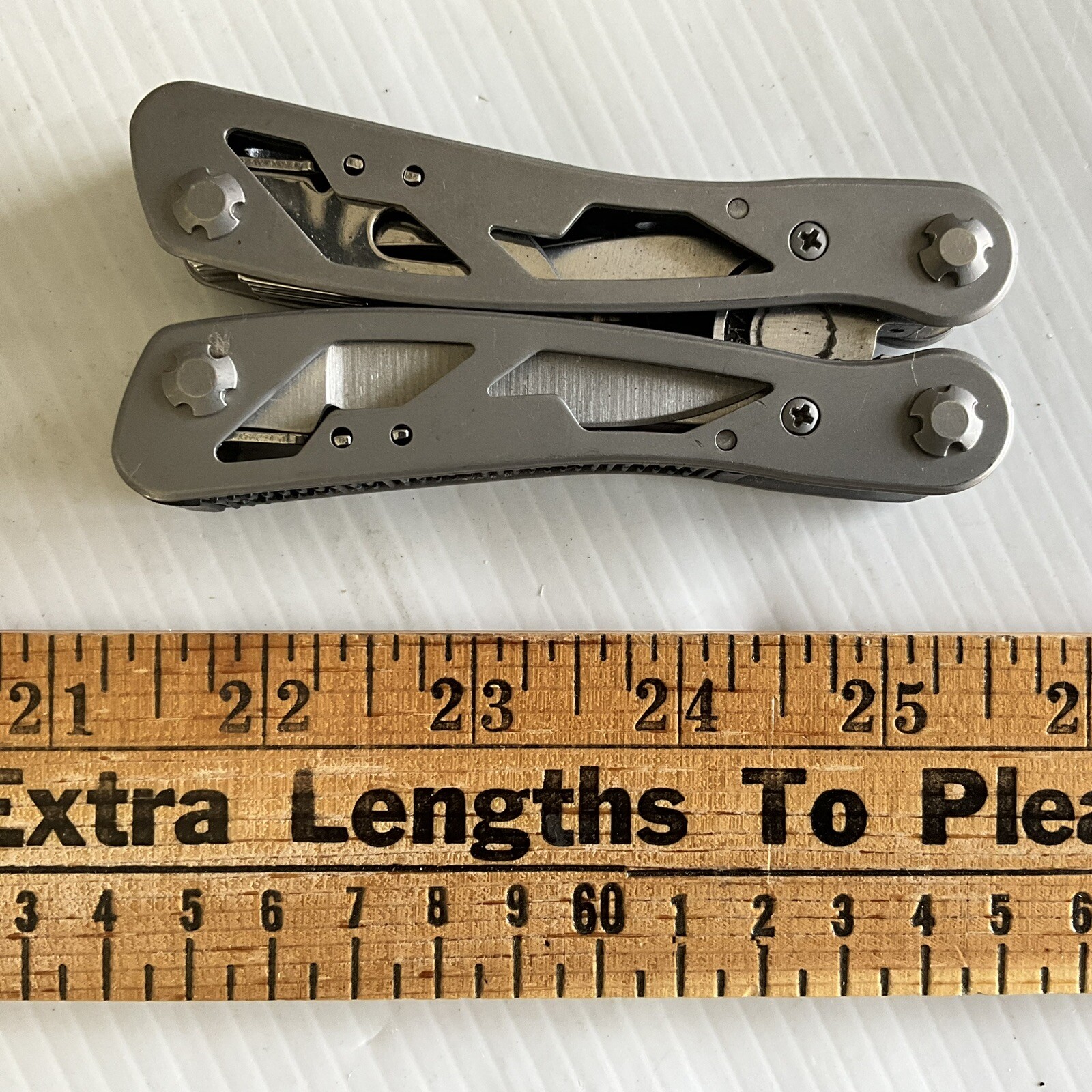 Stanley Stainless 12-in-1 Multi Tool 2CR Pliers Knife Screwdrivers File Survival