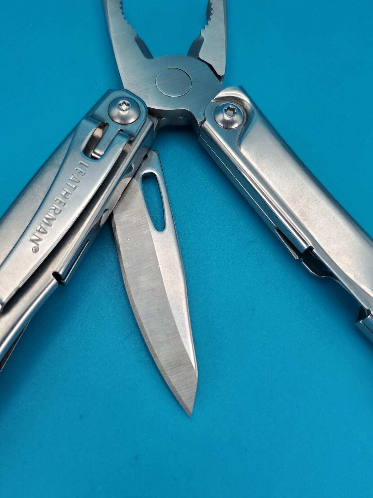 Leatherman Bolster 13 Tool Stainless Steel Multi-Tool!