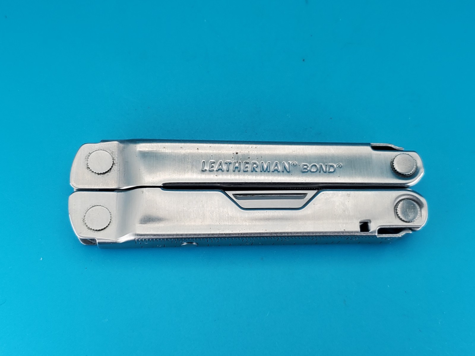 LEATHERMAN Bond Multitool, Stainless Steel Everyday Tool! With Sheath!