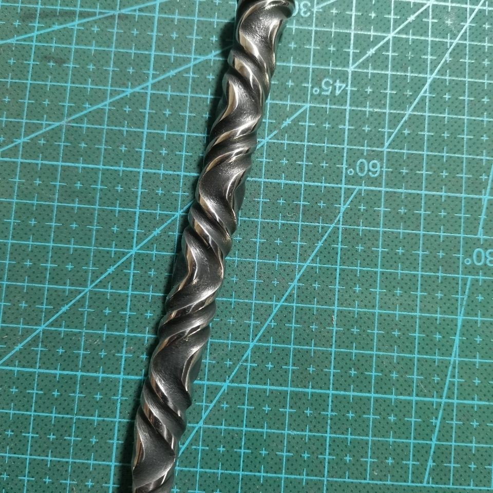 Handmade Titanium alloy EDC Tool Pry Bar 12mm Forged Tail – long 13cm