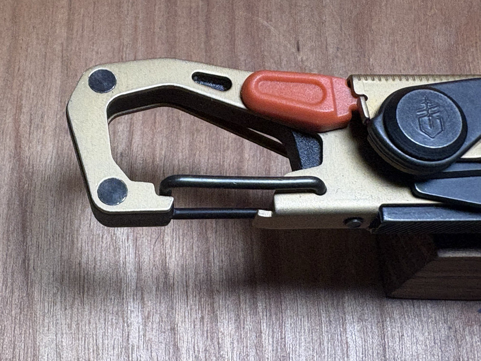 Gerber STAKE OUT Camp Tool 2.5″ Bronze Plain Blade Carabiner 11 Tools EXCELLENT!