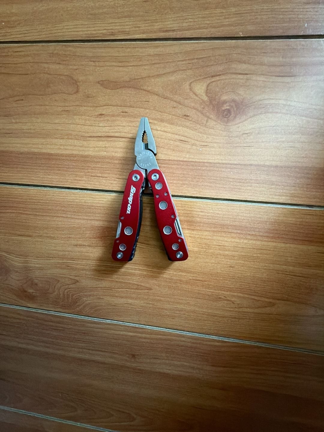 Snap-on Multi-Tool Pocket Knife with Pliers and Carrying Pouch