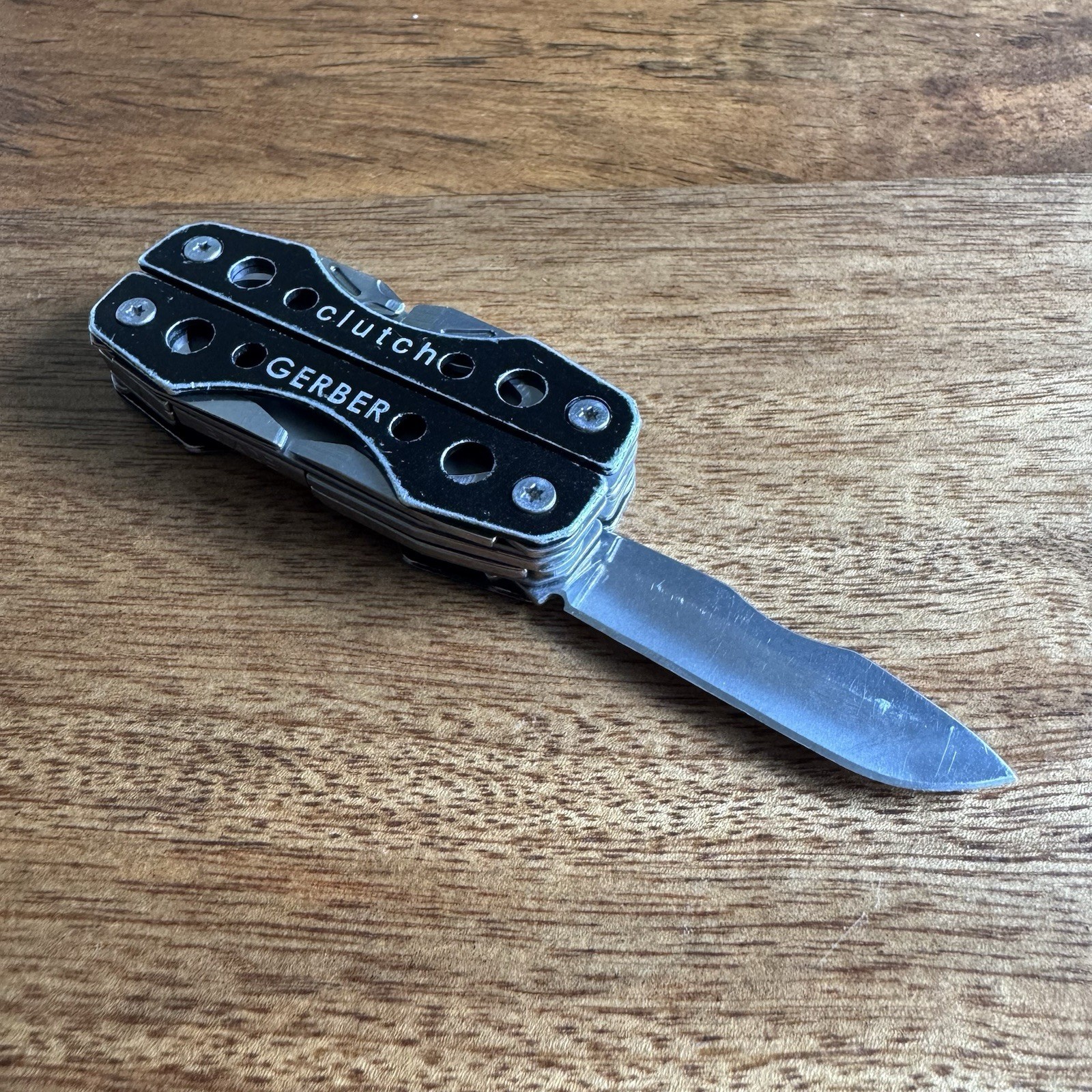 Gerber Clutch Small Rugged 7-in-1 Multi-Tool