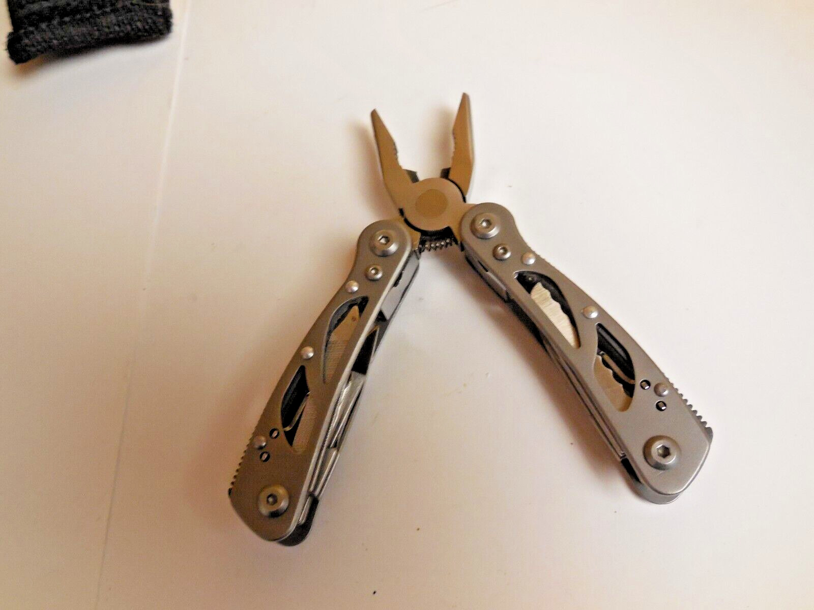 B7 Winchester Winframe Multi Tool Pliers Ruler Bottle Opener Wire Cutter