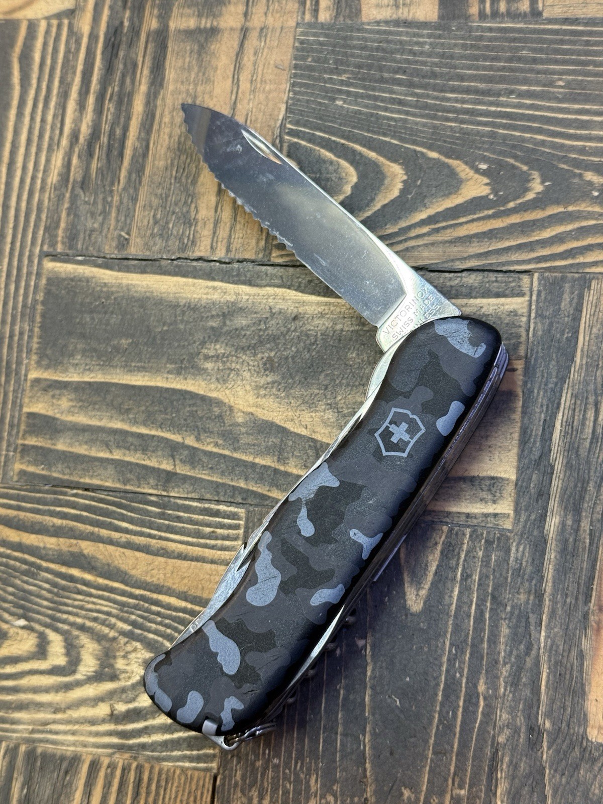 Victorinox Skipper 111mm Swiss Army Knife Lockblade Camo Gray Used