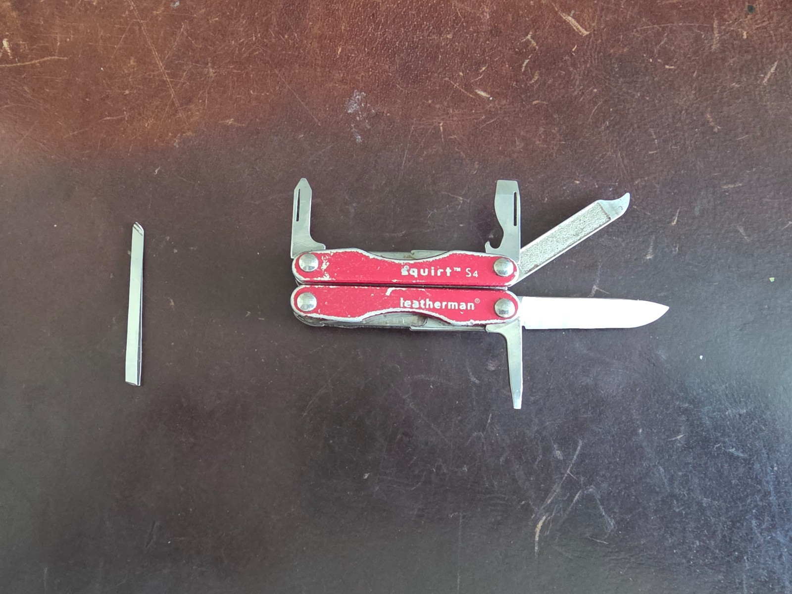 Leatherman Squirt S4 Red Multitool Keychain Good Condition 069h