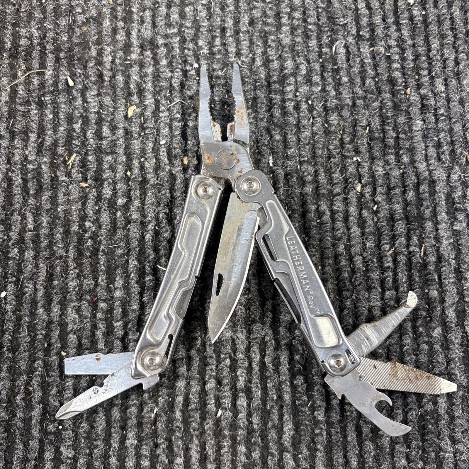 Leatherman Rev 3.8″ Multi-Tool, Stainless! USED (052)