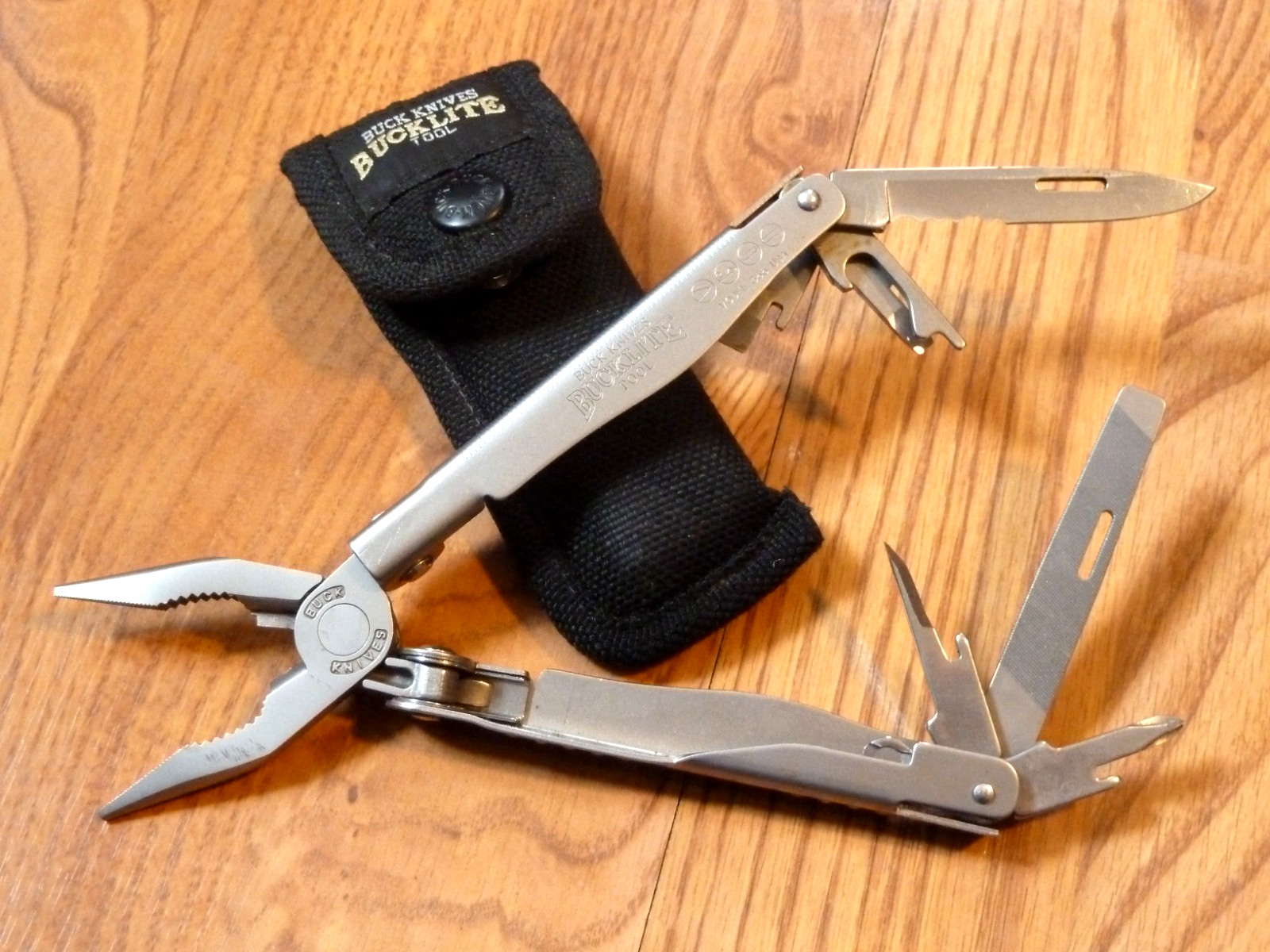 BUCK USA BUCK LITE TOOL 355 MULTI TOOL-w/ ORIGINAL SHEATH-RETIRED