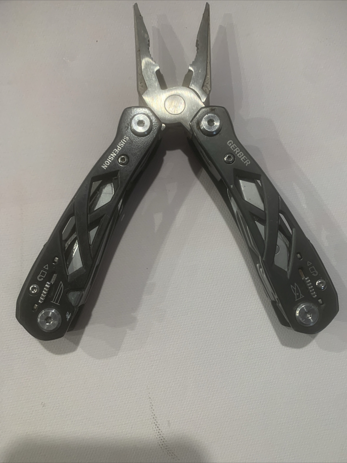 Gerber Suspension Color Black  Multi Tool New clean item With Nylon Sheath Case