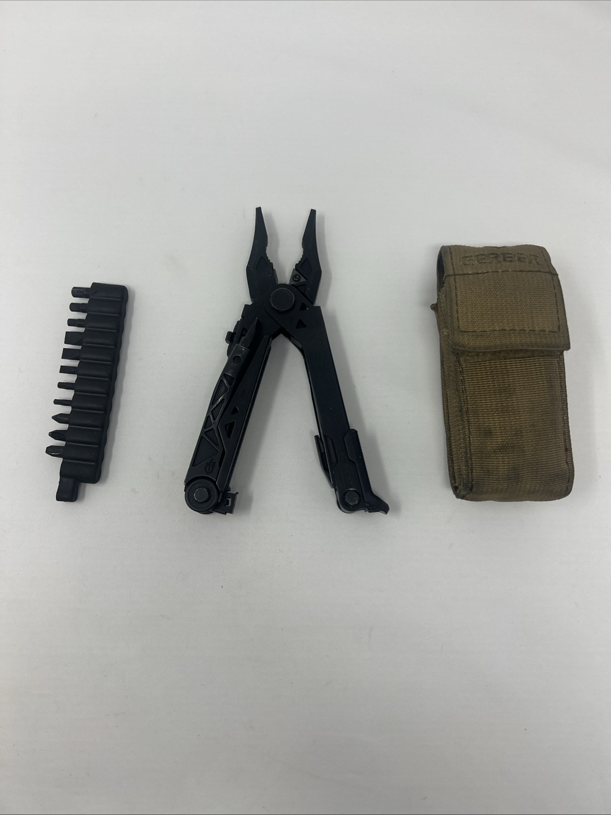 GERBER CENTER DRIVE BLACK MULTI-PLIER WITH MOLLE POUCH & BIT KIT MULTITOOL $135