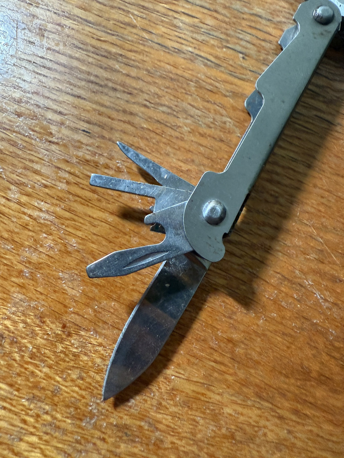 10 IN 1 – Multi-tool Folding POCKET/PURSE NEEDLE NOSE PLIERS Nwob SEE PICTURES