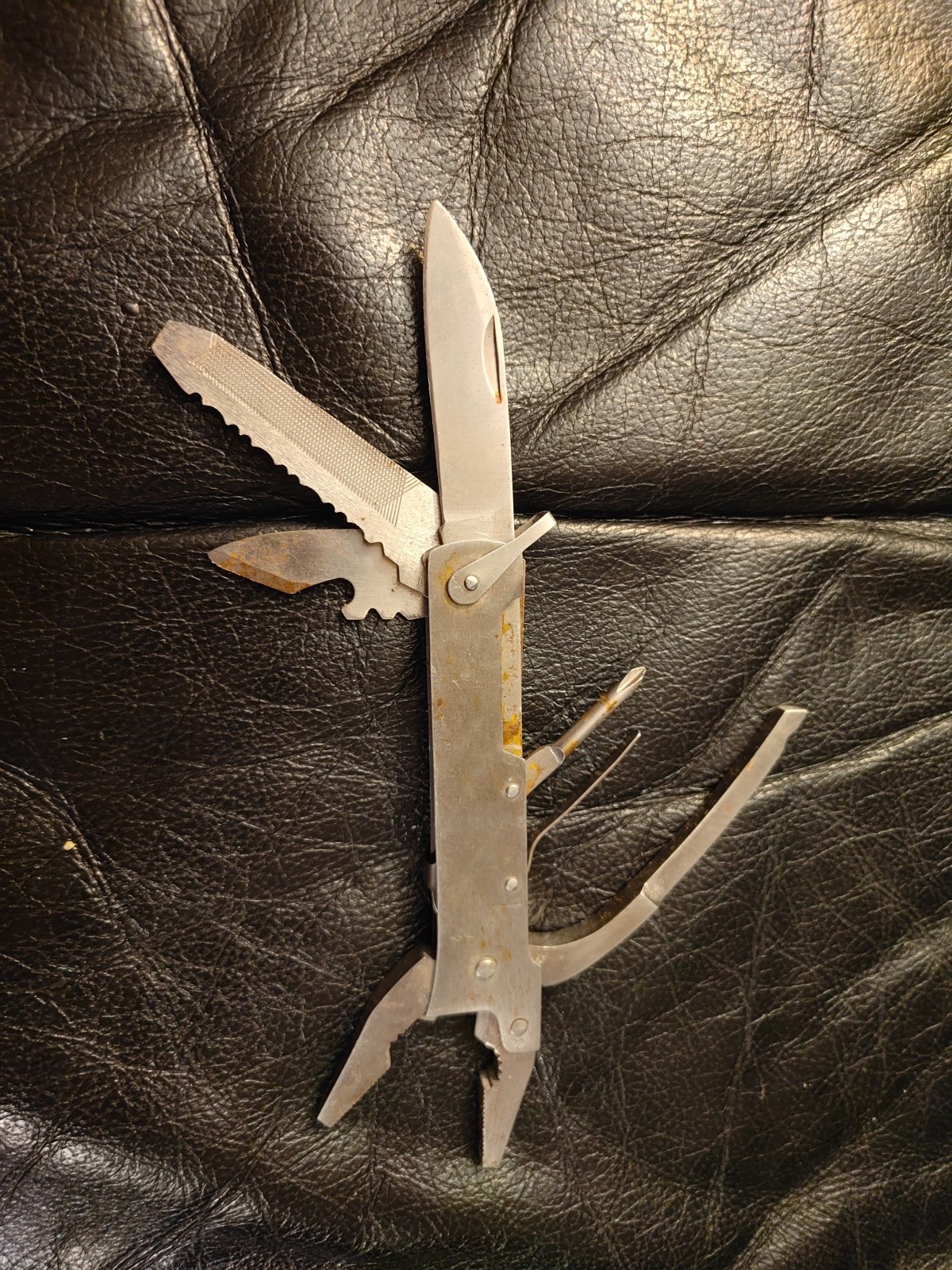 Stainless Steel Multi-function Tool Plier Compact Pocket Wire Pliers Knife Saw