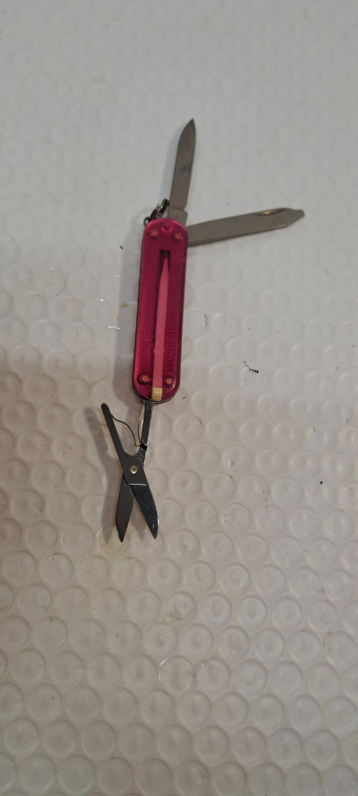 VICTORINOX CLASSIC SD 58MM SWISS ARMY KNIFE POCKET KEYCHAIN TRANSLUCENT PINK
