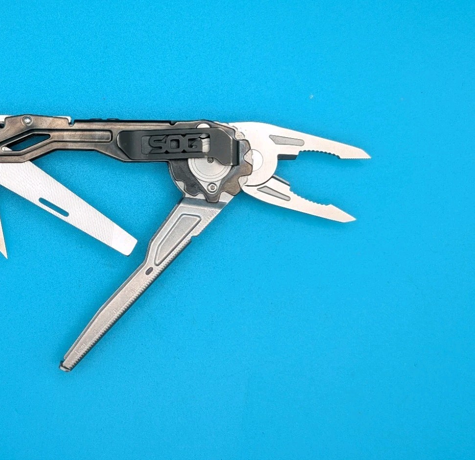 SOG SwitchPlier Plier Knife Multi Tool!
