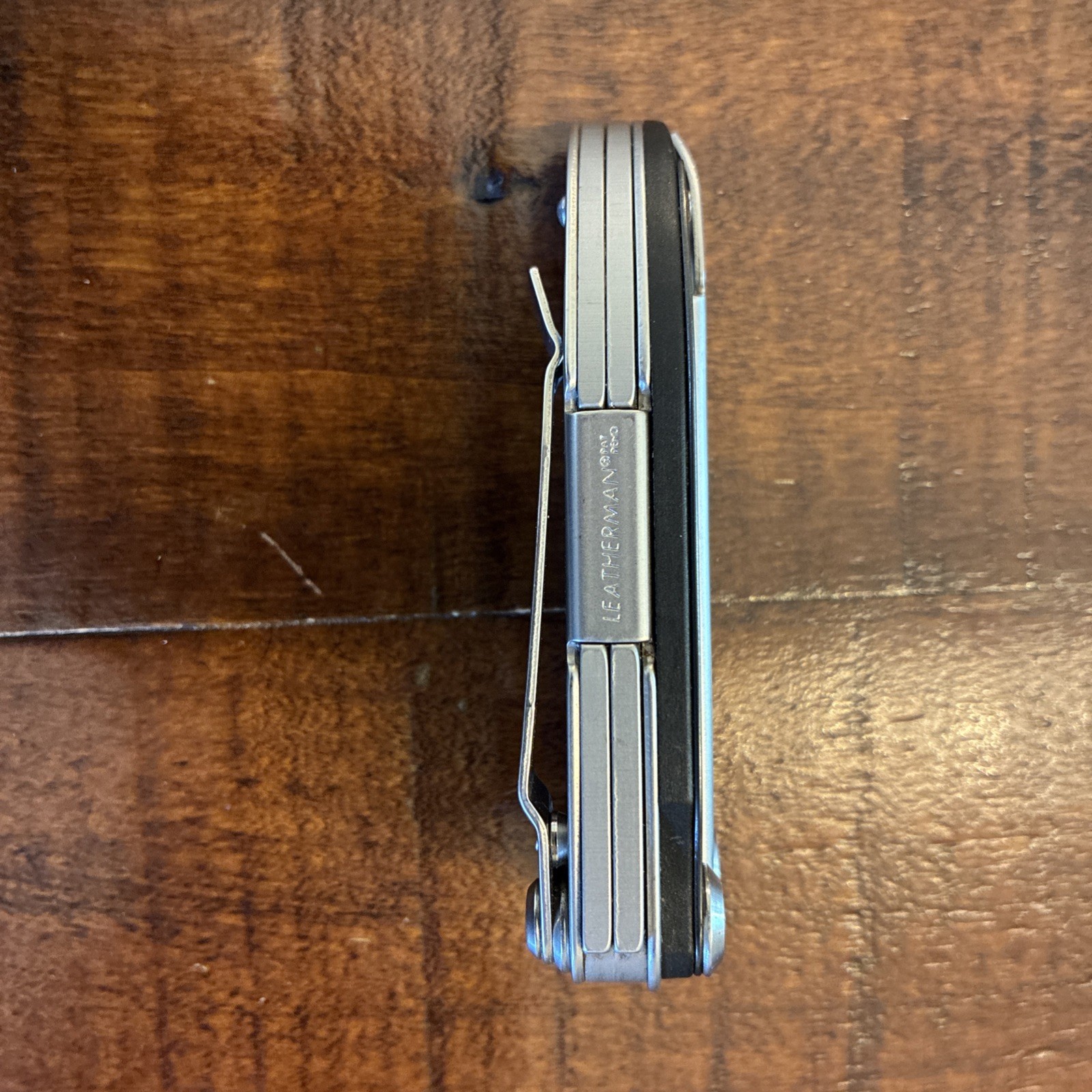 Leatherman Freestyle Multi-Tool – Discontinued – Excellent