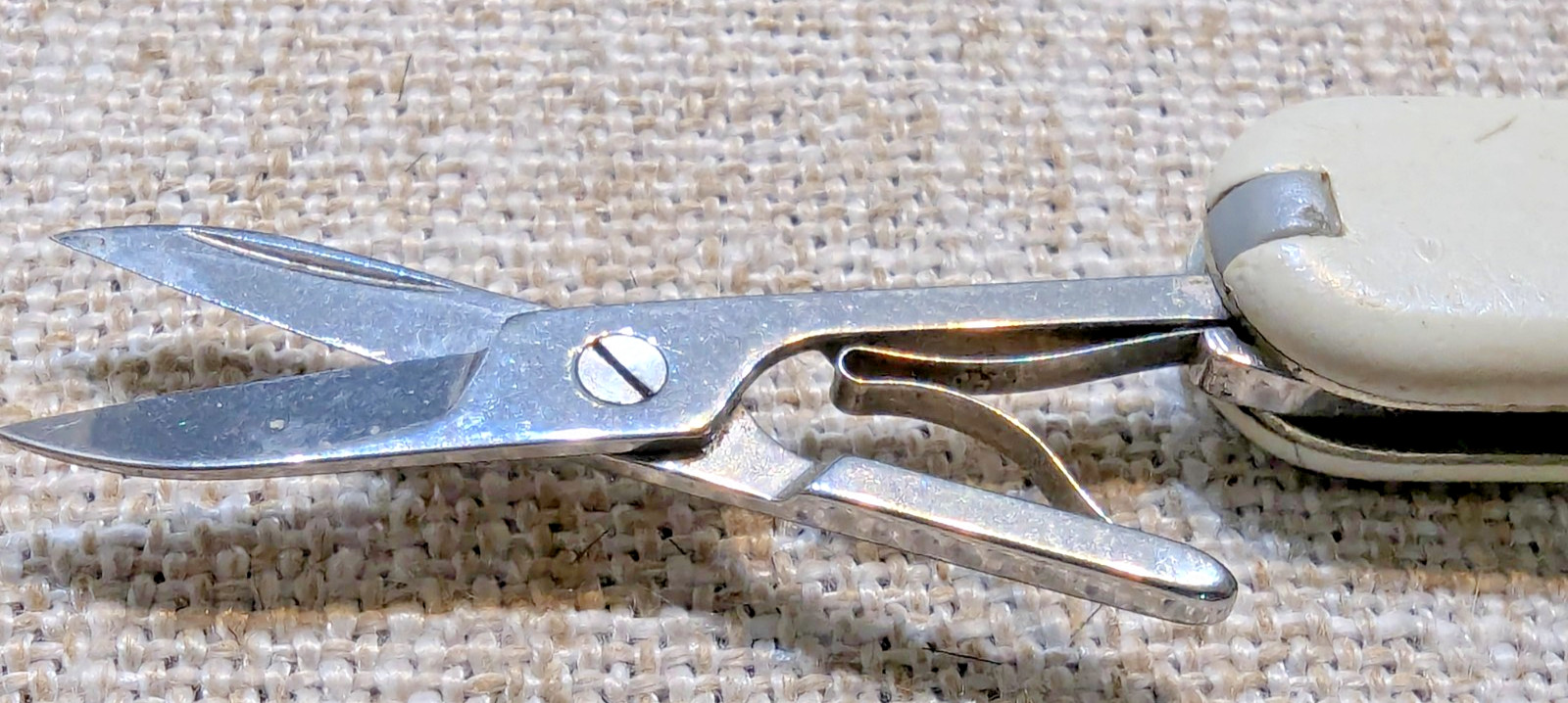 Victorinox Classic SD White Swiss Army Knife Mini Scissors Tool