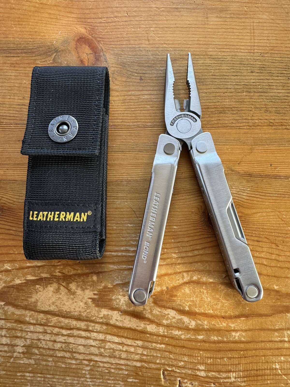 New Leatherman Bond Multitool W/ Sheath