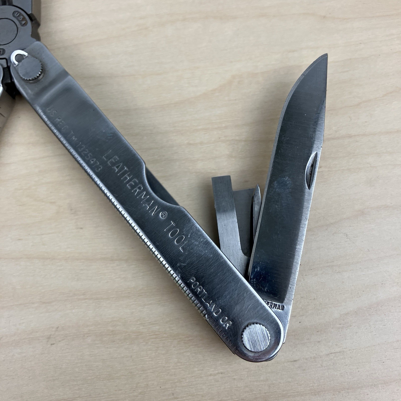 Retired 1995 Leatherman Multi-Tool US Reg TM 1325473 Portland OR w/ Leather Case