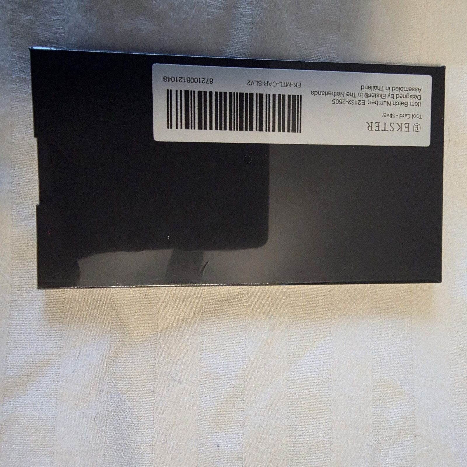 Ekster Slim 7-in-1 multitool Tool Card, ruler, wrench, screwdriver, opener, etc.
