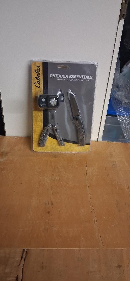 New Cabellas Outdoor Essentials Knife/Multitool/Headlamp Combo