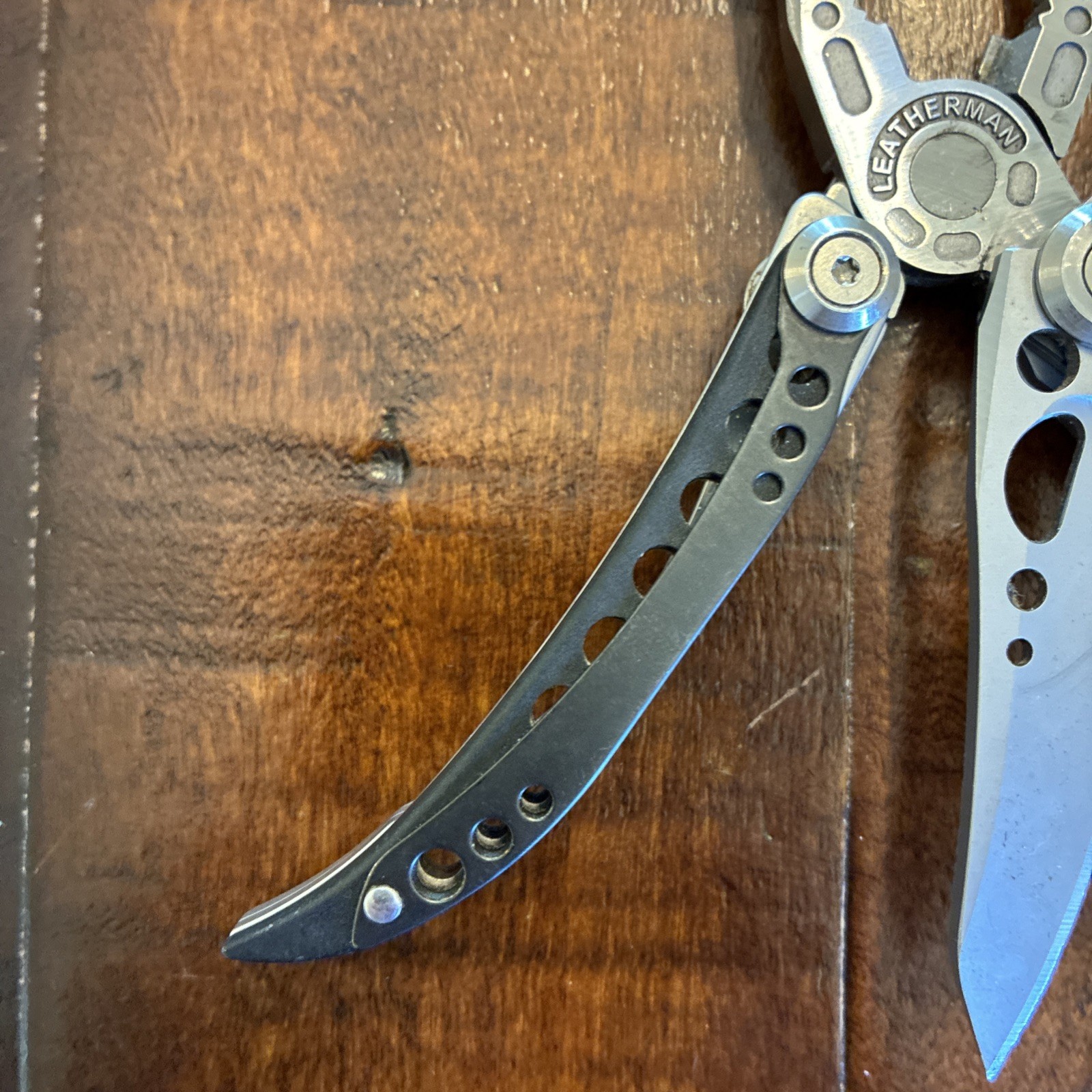Leatherman Freestyle Multi-Tool – Discontinued – Excellent