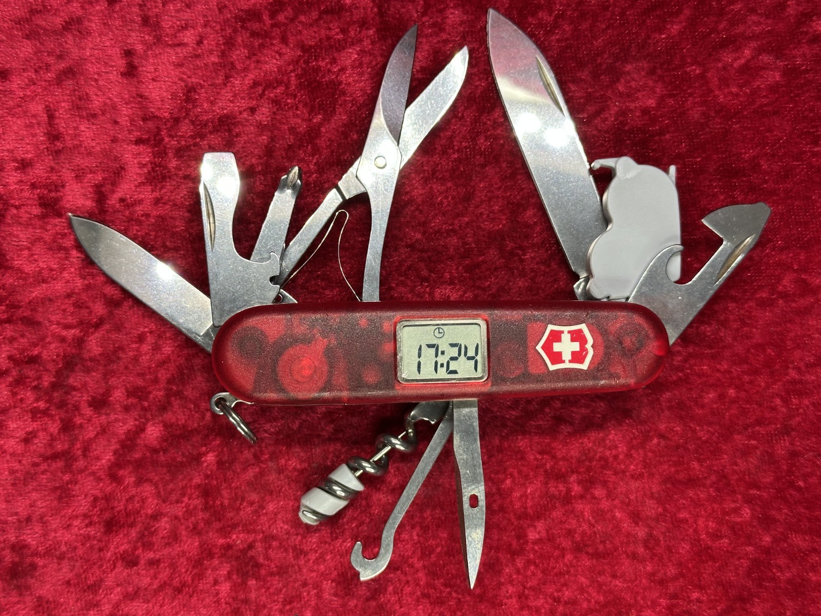 Victorinox Voyager Lite Ruby Red Transparent Swiss Army Knife 91mm 17 Tool (693)