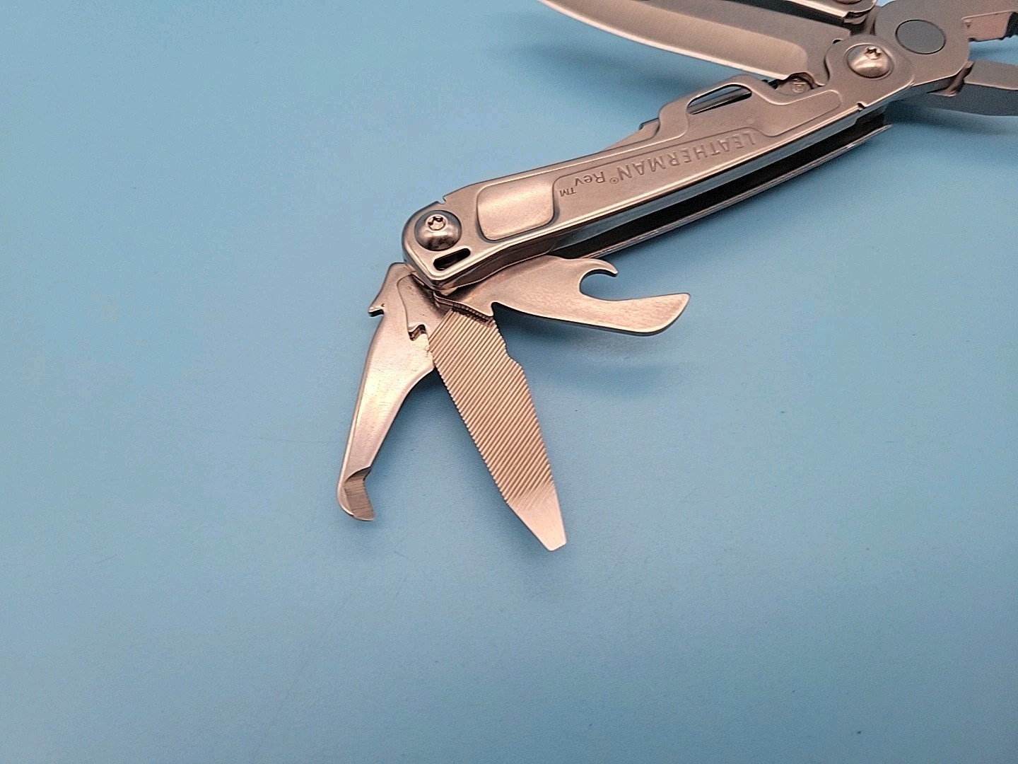 Leatherman Rev Multi-Tool – Pliers, Knife, Screwdrivers, Can Opener, File