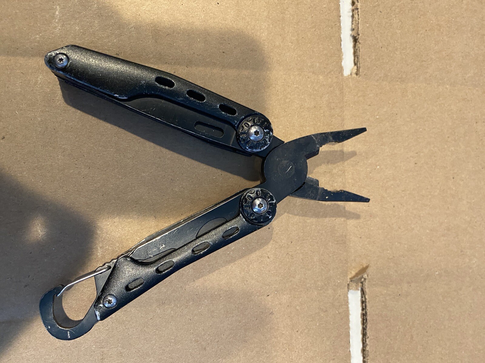 TG multi tool with caribiner