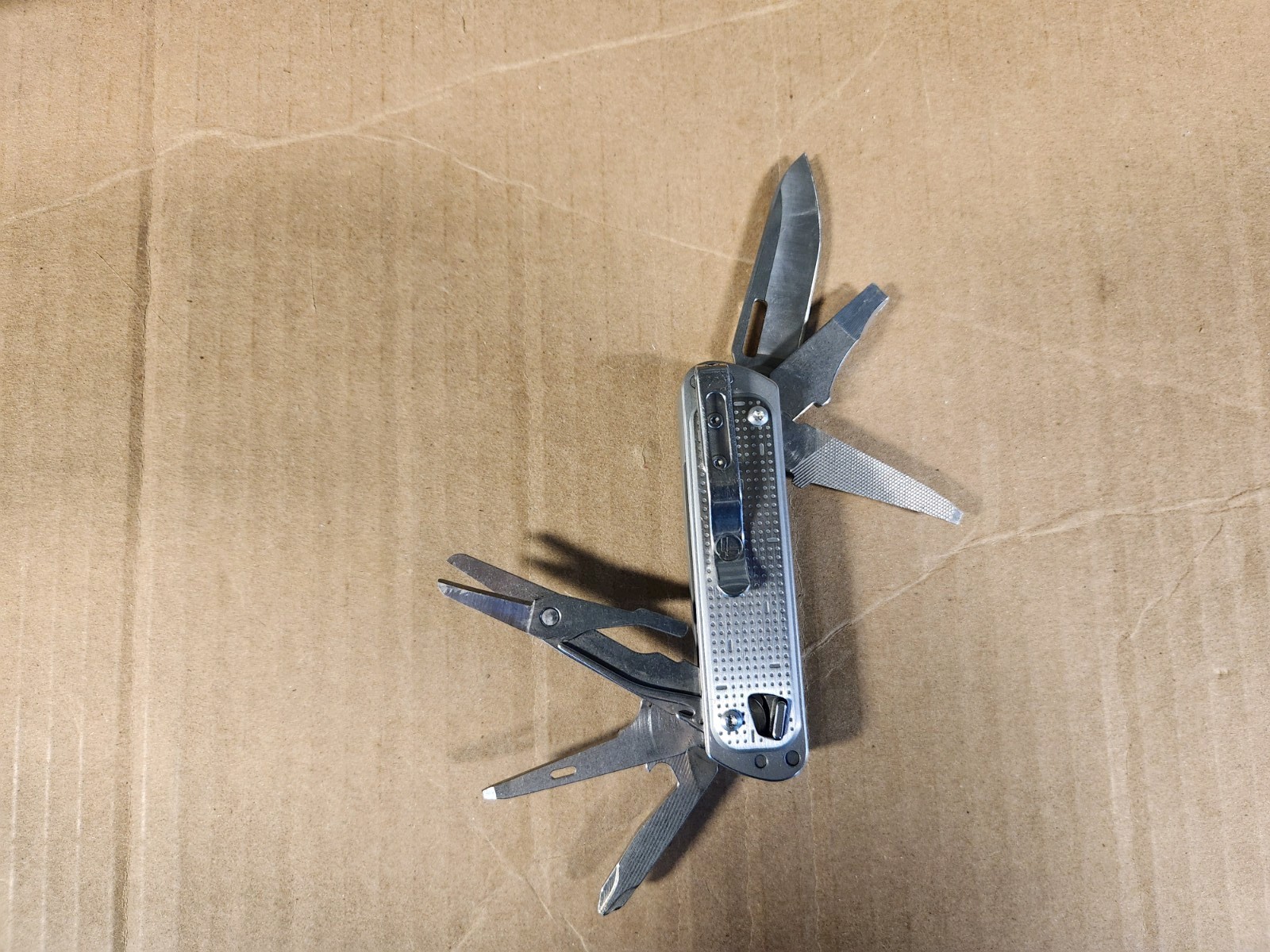 Leatherman FREE T4 Pocket Knife Multi-tool! Stainless! D RETIRED! Discontinued!