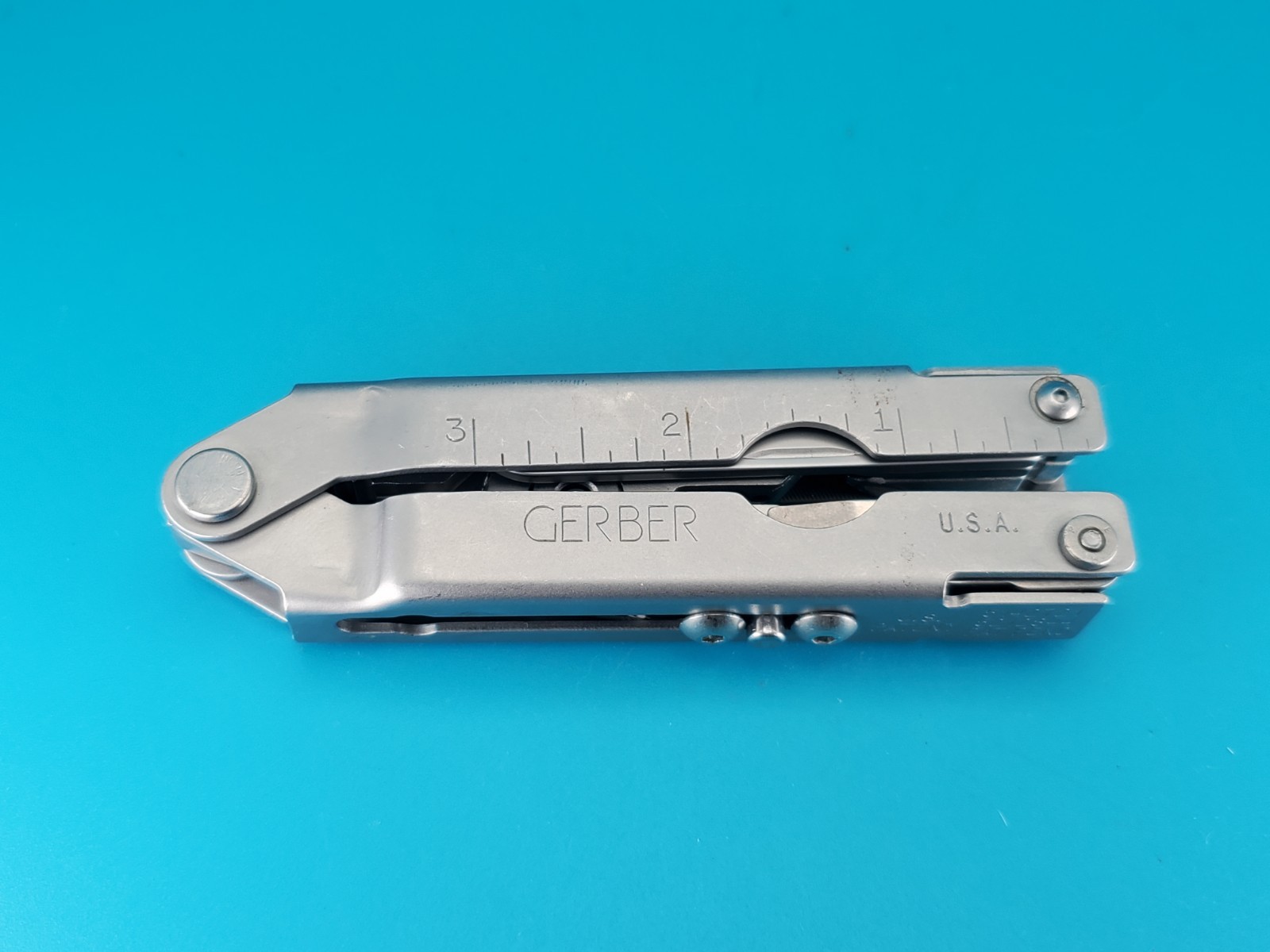 Gerber Vintage Stainless Steel Bluntnose MP400 Multi-Tool! *BLADE CHIPPED*