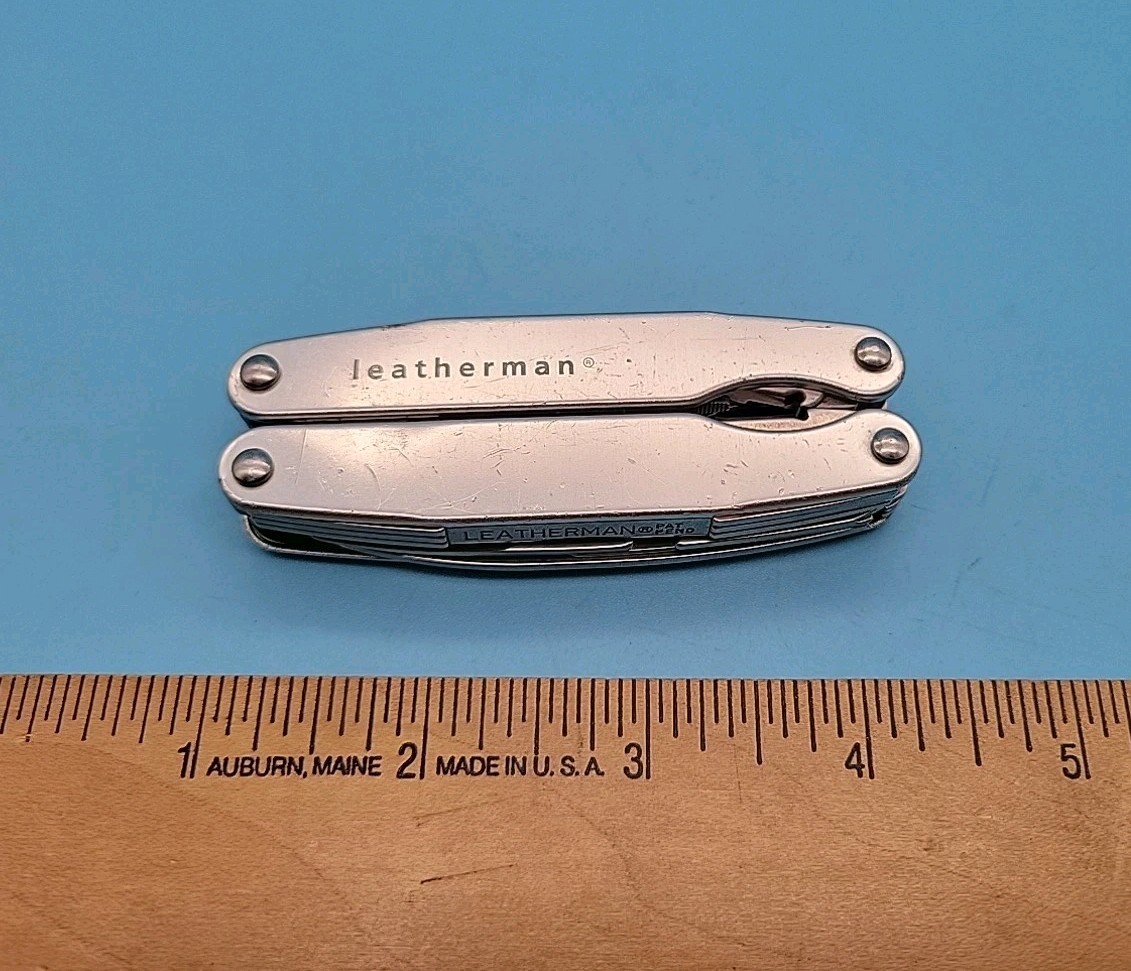 Leatherman JUICE SC2 Multi-Tool – Dated 1202- Gray – Pliers, Corkscrew