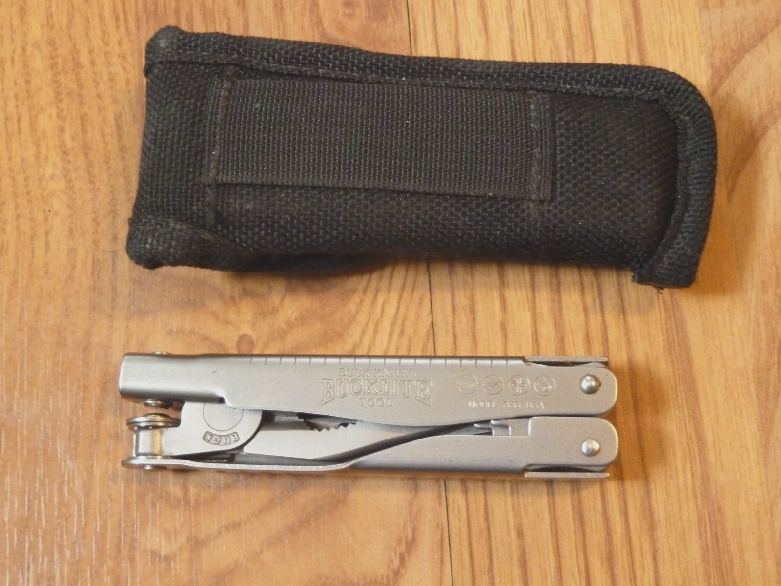 BUCK USA BUCK LITE TOOL 355 MULTI TOOL-w/ ORIGINAL SHEATH-RETIRED