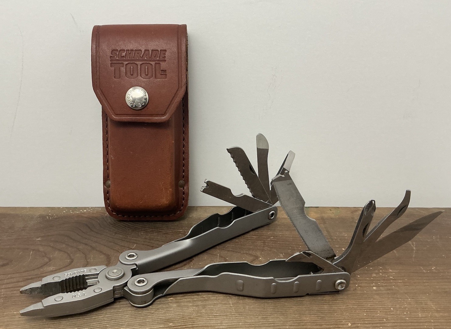 Schrade USA Tough Tool ST1 Multi-Tool Pliers Knife w Leather Sheath Nice!