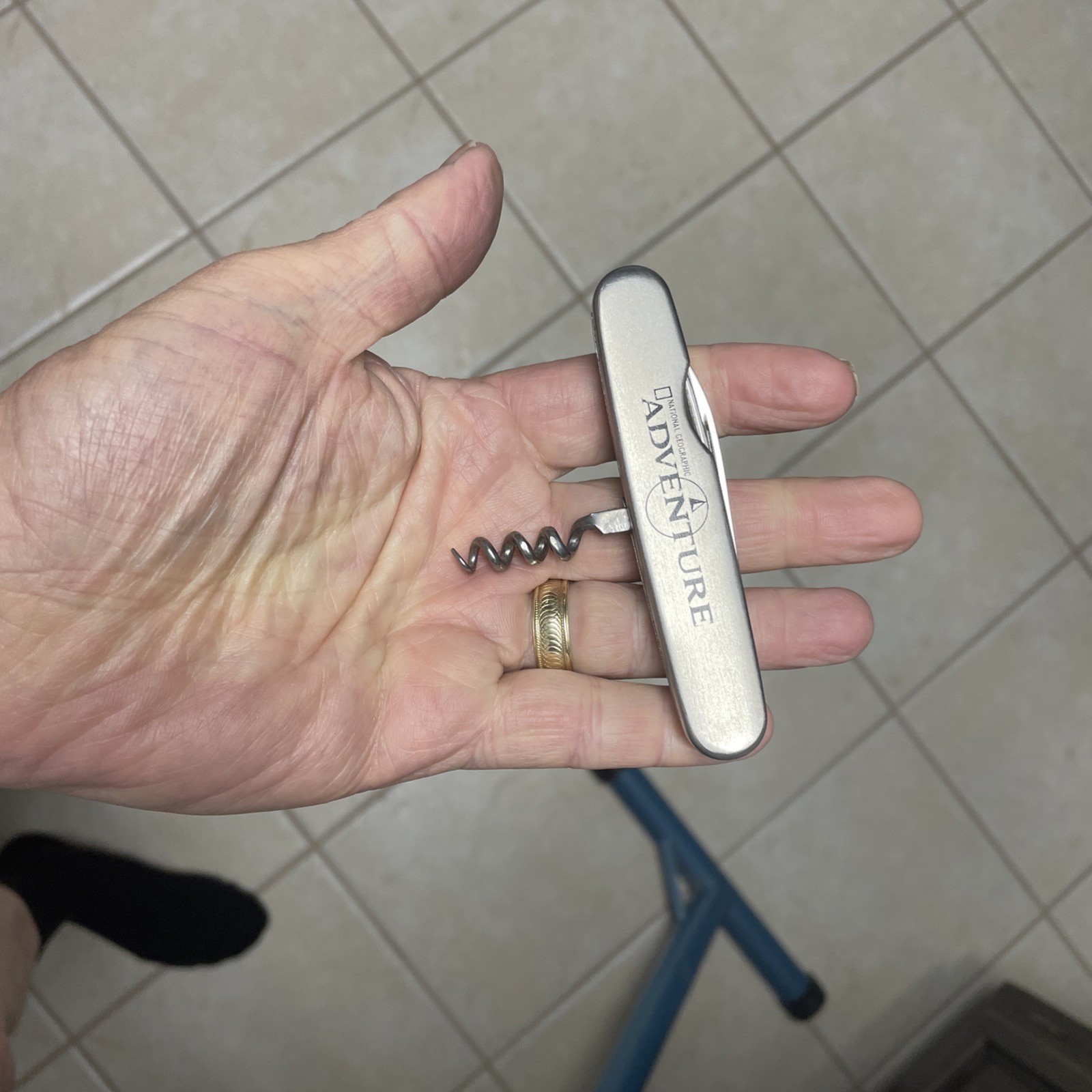 National Geographic SWISS Army Knife