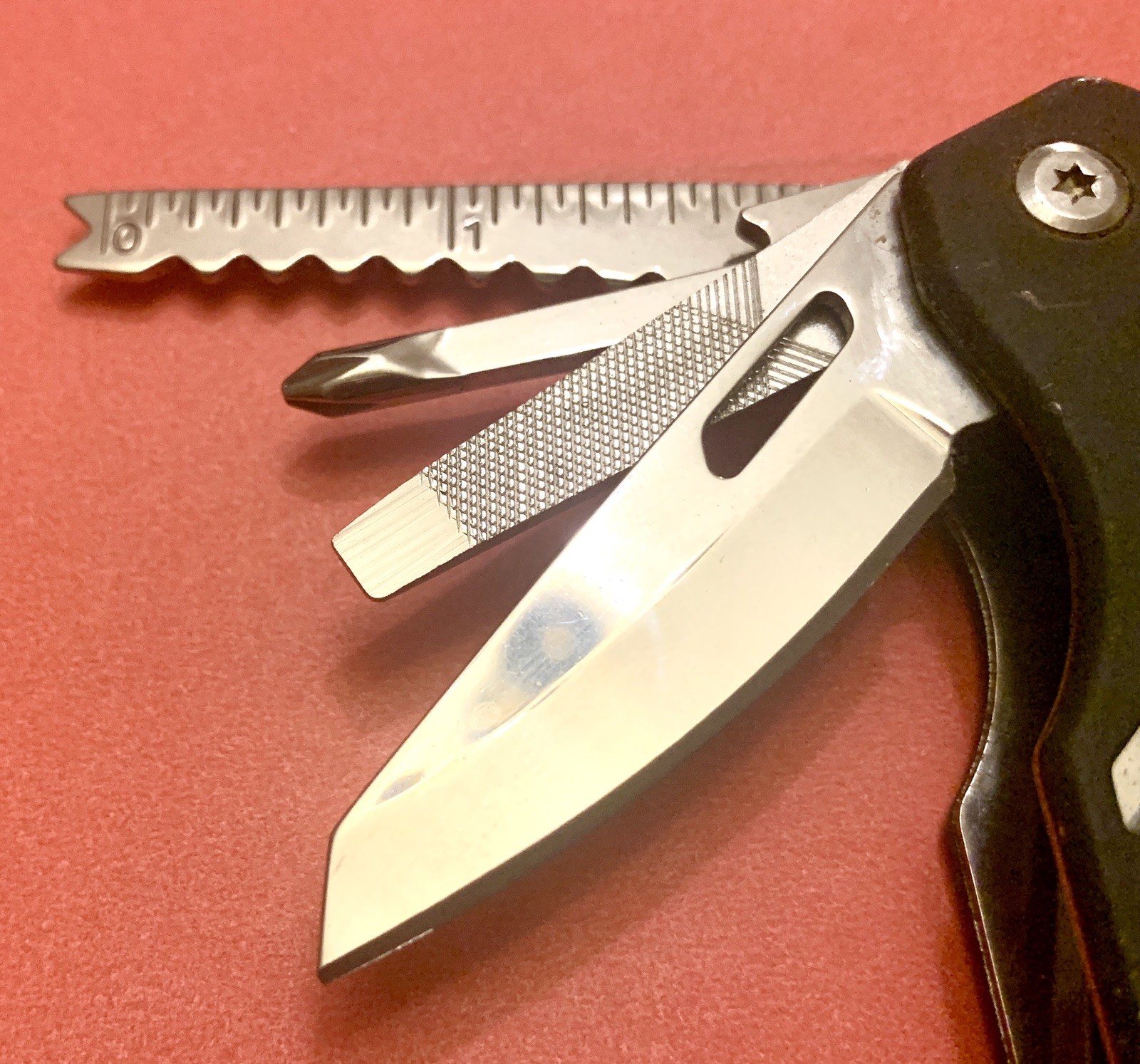 HIGH SIERRA 14-IN-1 MULTI-PLIERS TOOL RUBBER COATED COMPACT CARRIED NOT USED