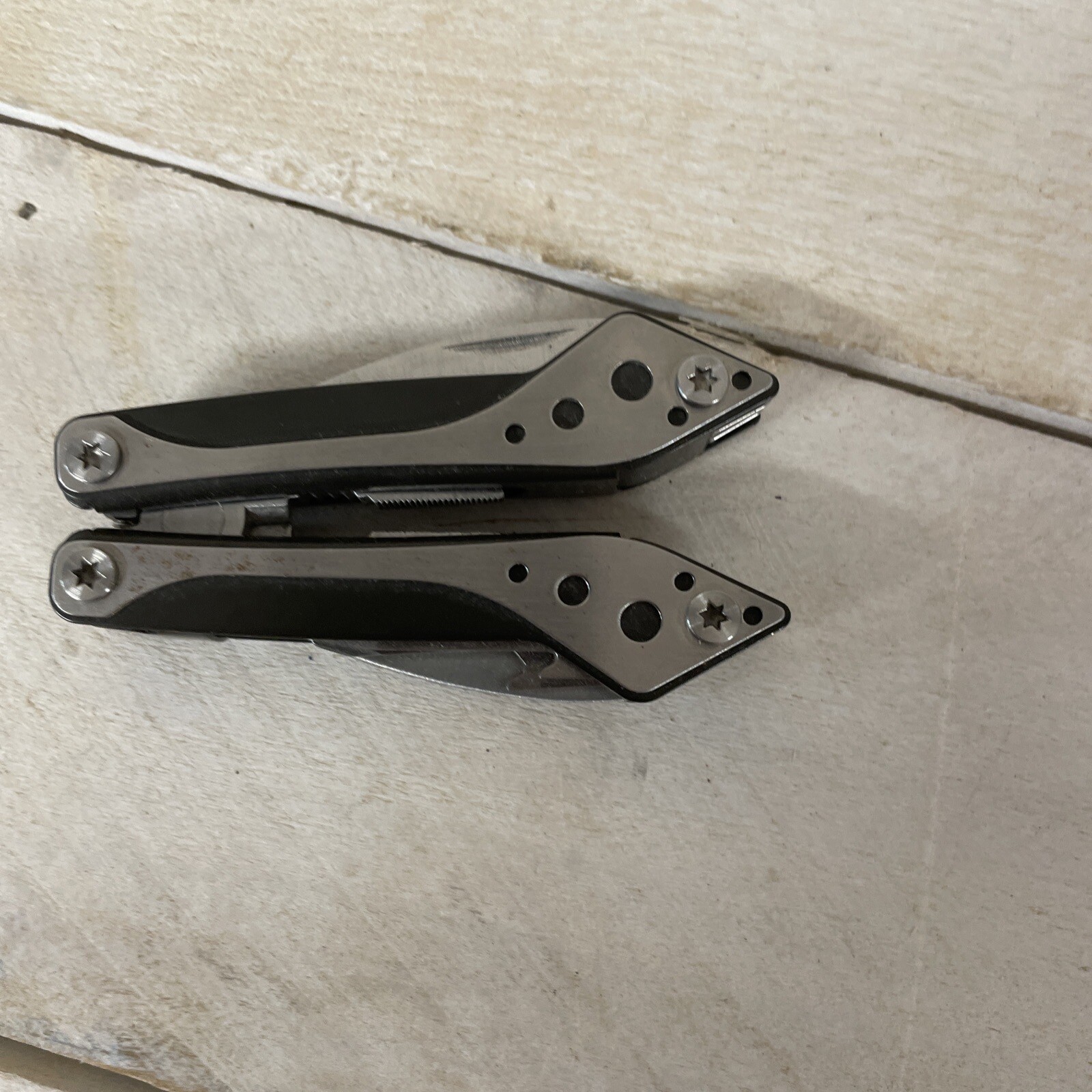 CABELAS SMALL 7 Tool Pocket Knife PLIERS MULTI-TOOL Silver & Black Fast Ship