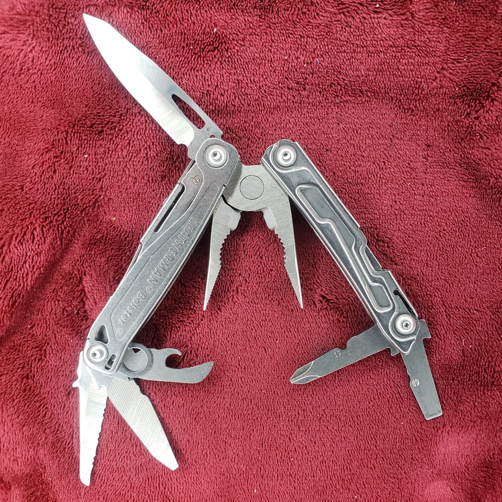 🔪 Leatherman Bolster Multi Tool with Sheath