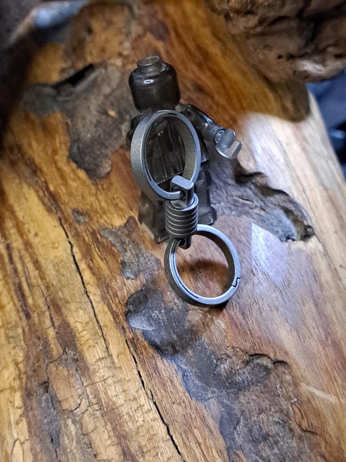 Pro Mini Series Titanium Swivel With 17.5mm Titanium Quicksnap Keyrings