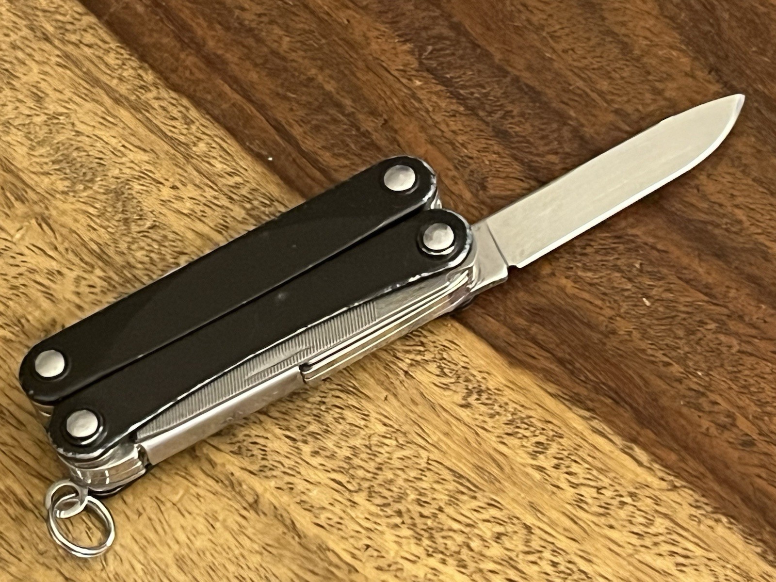 RETIRED Leatherman Squirt PS4 MultiTool Black DISCONTINUED SUPER NICE!