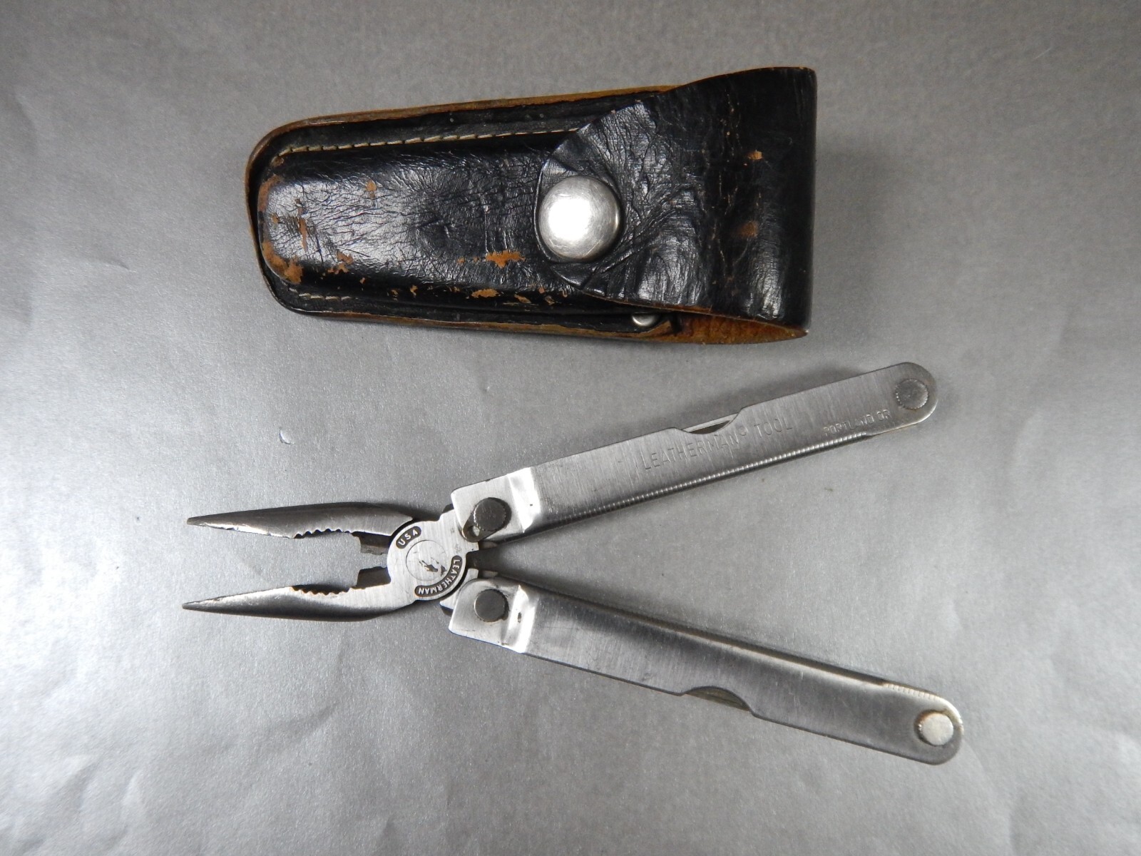 unusual Vintage Leatherman Super Tool – 1998 – 1 SERRATED Blade, Scissors