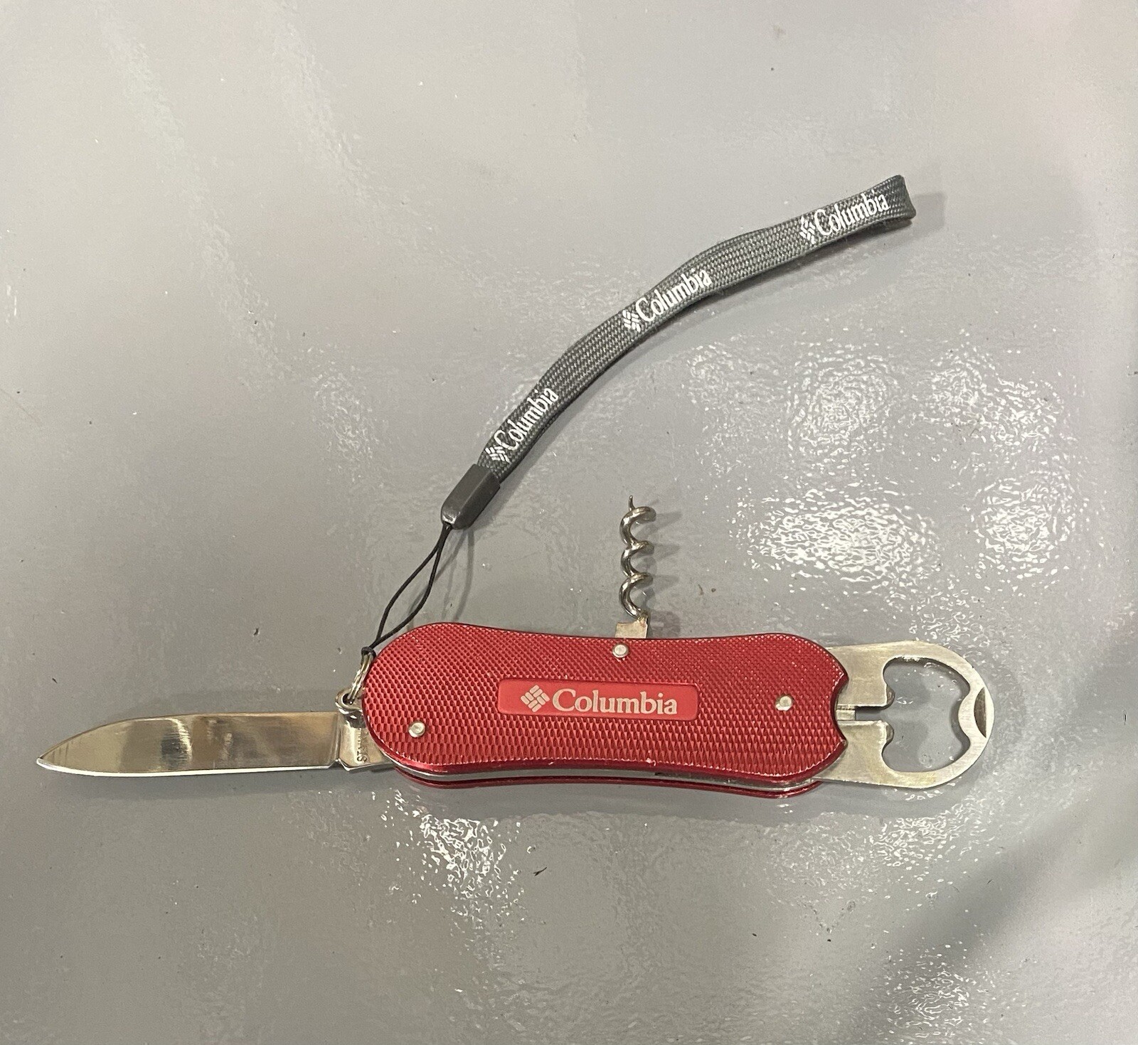 Columbia Outerwear Multi Tool Pocketknife – Stainless Steel w/ Lanyard