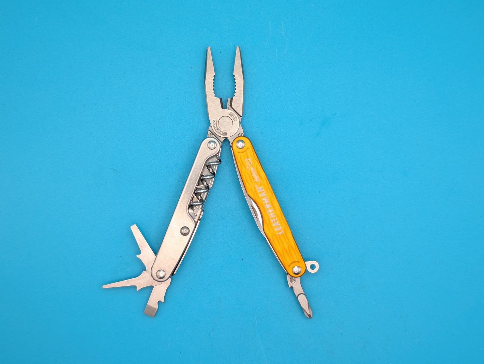 Leatherman Juice C2 Orange Knife Multi Tool! RETIRED! *ALEX*