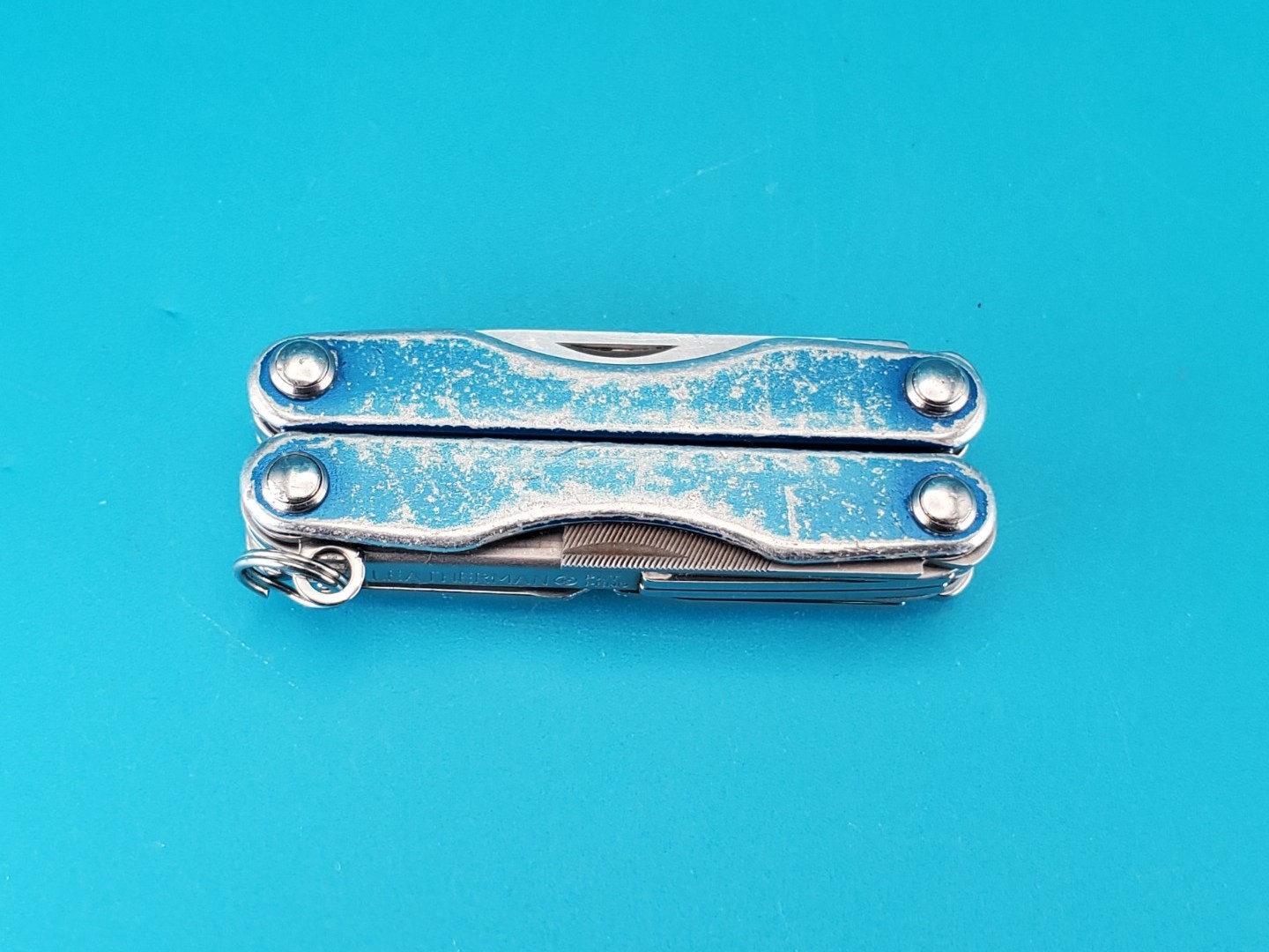 Leatherman Squirt P4 Multi-Tool, Key Ring, Retired, BLUE! *BROKEN NAIL FILE*
