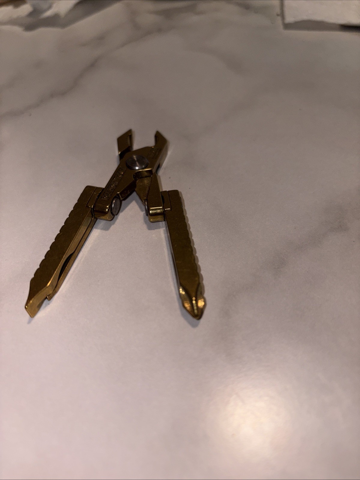 Swiss+Tech Gold 6-in-1 Compact Multi-Tool Pliers Knife Phillips/Flat Screw