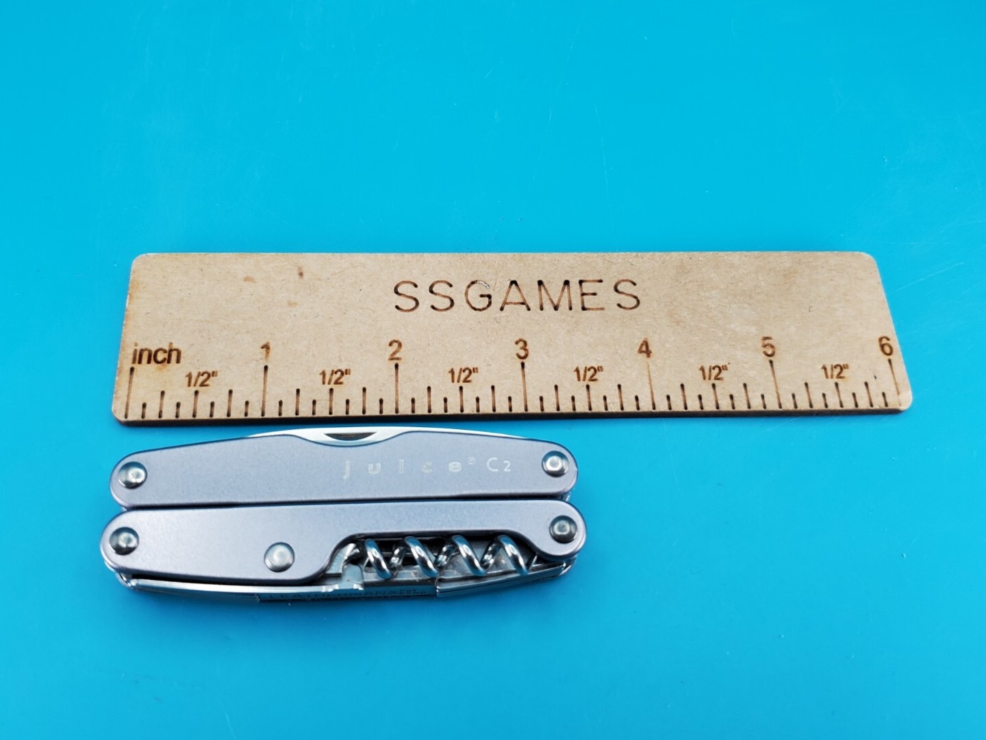 Leatherman Juice C2 Silver Multi Tool! RETIRED! NEW IN BOX!