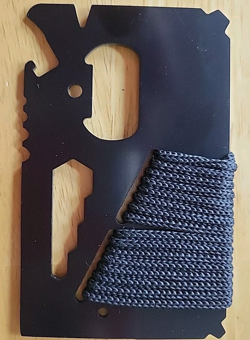 UNITED CUTLERY SURVIVAL CAMPING BOB M48 Kommando Pocket Rescue Tool Wallet Card