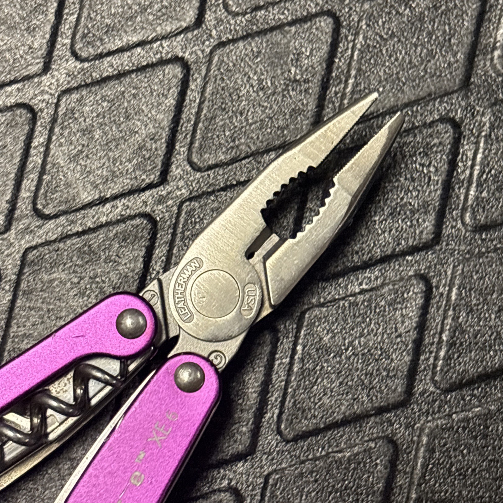 RARE Retired Leatherman Juice XE6 Thunder Purple